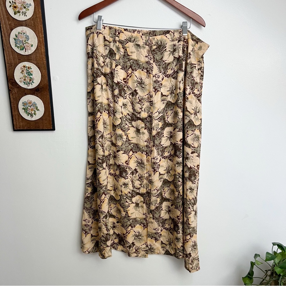 90s Moody Floral Button Up Aline Midi Skirt size XL